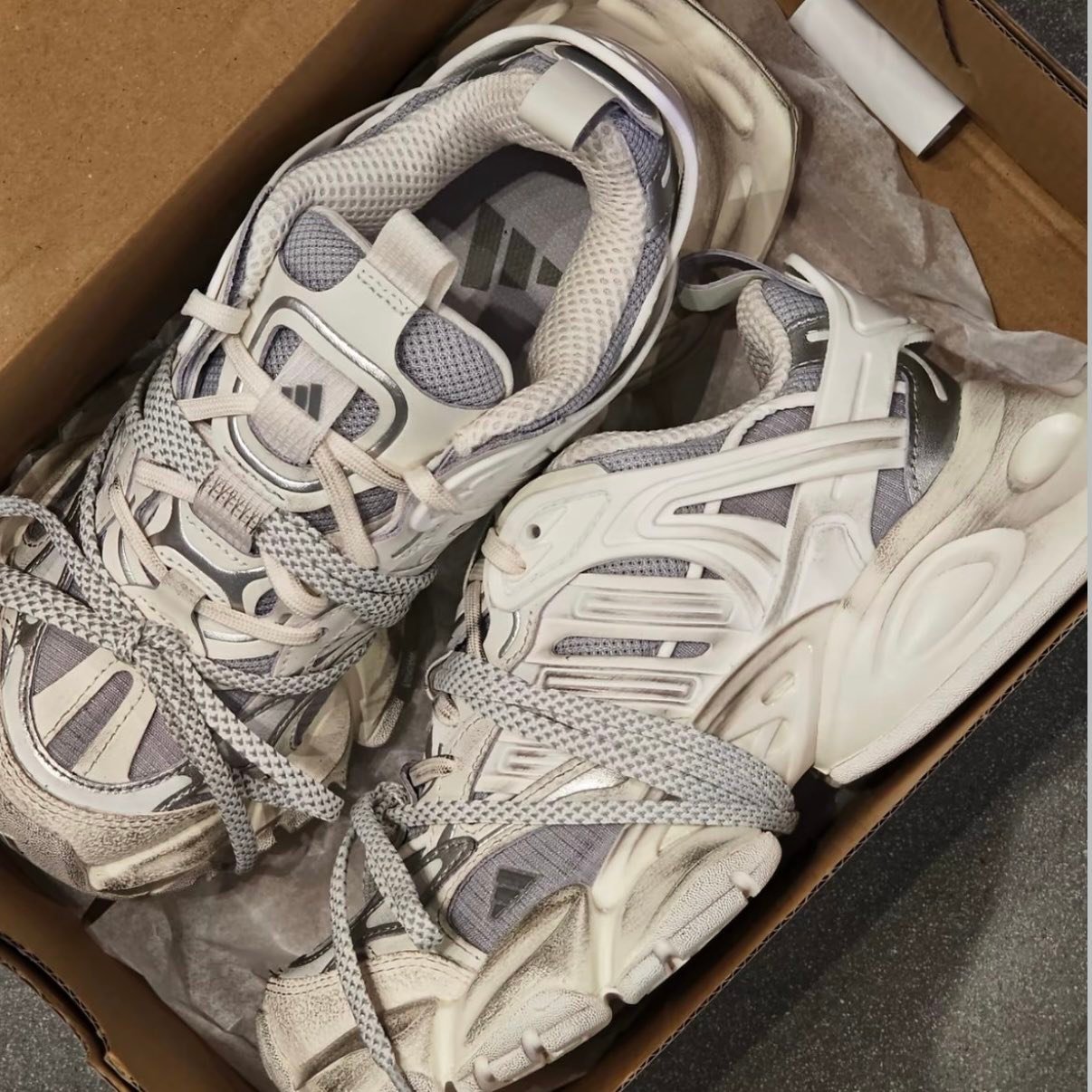 adidas Vento XLG Deluxe Sail Grey can preorder📌 Balenciaga လို