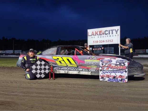 Daniels Racing #30 | Facebook