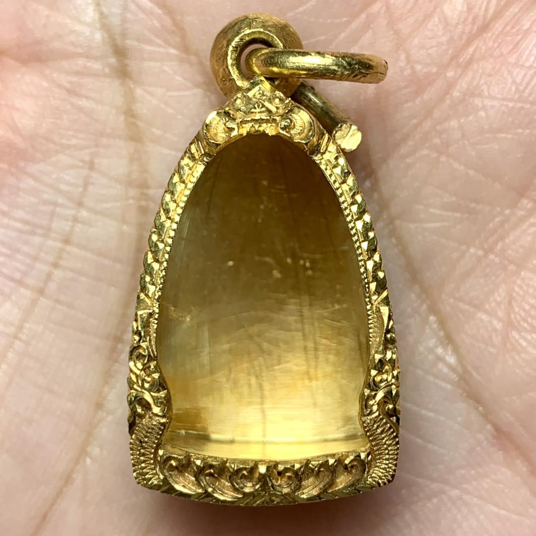 ตลับพระรูปหล่อ🌟... - ร้านตลับทองฐิติ - Gold Casing for Amulet | Facebook