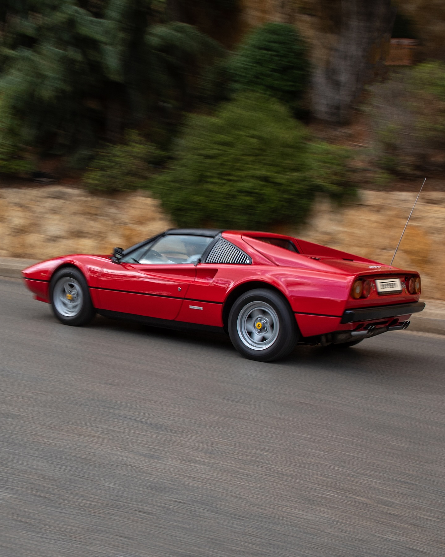 Ferrari - The first road-going spor ts car with a glass-fibre ...