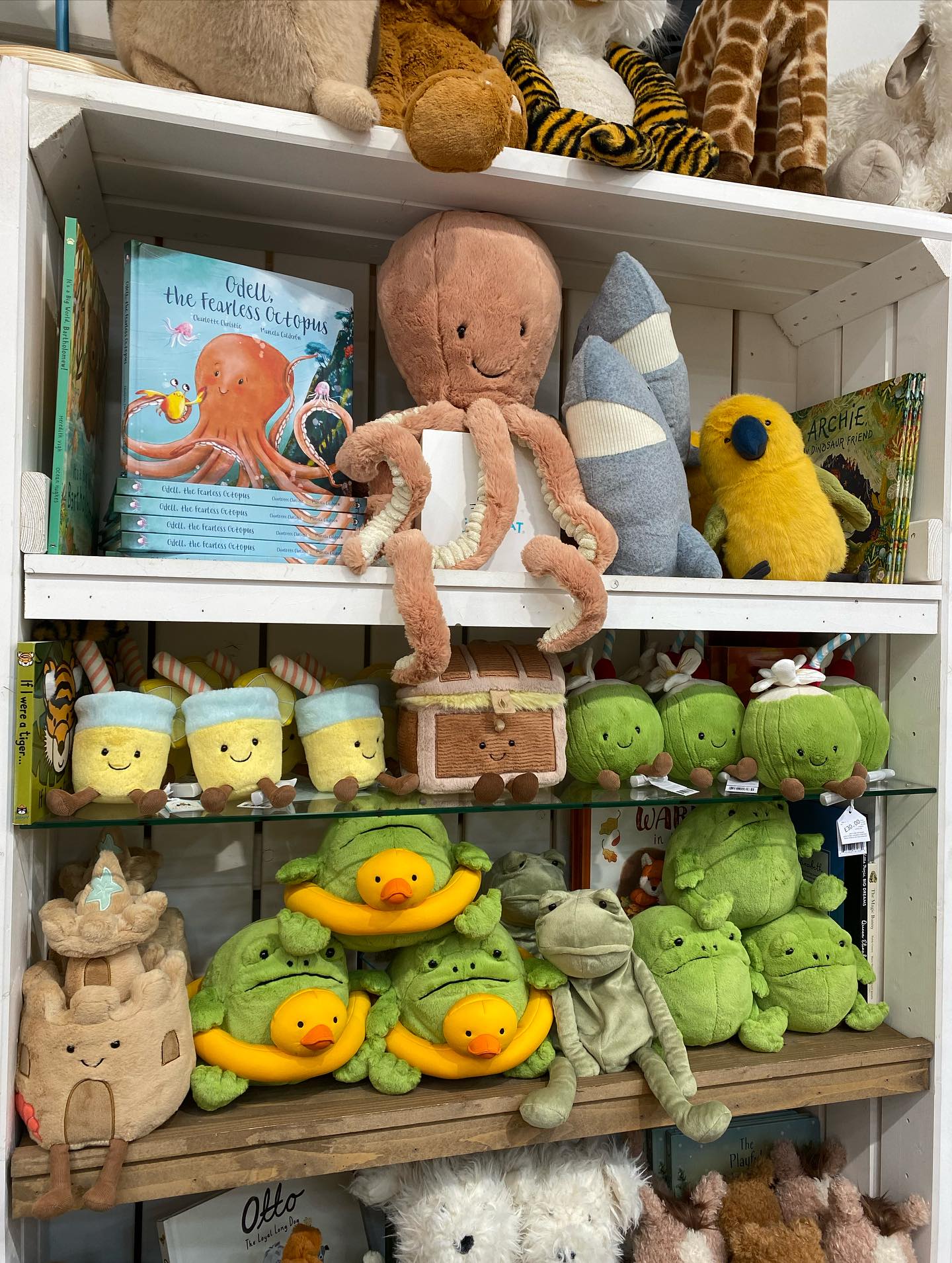 NEW! 🥥 Run in and grab our Aruba Coconut from Jellycat! 🏖️ They