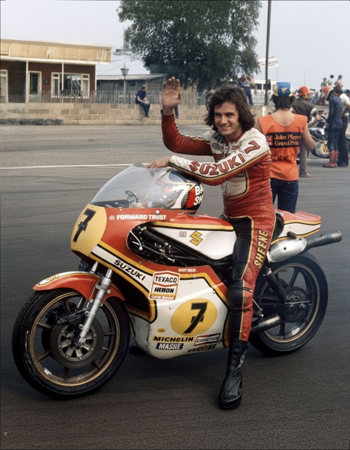 Barry Sheene on Suzuki RG500