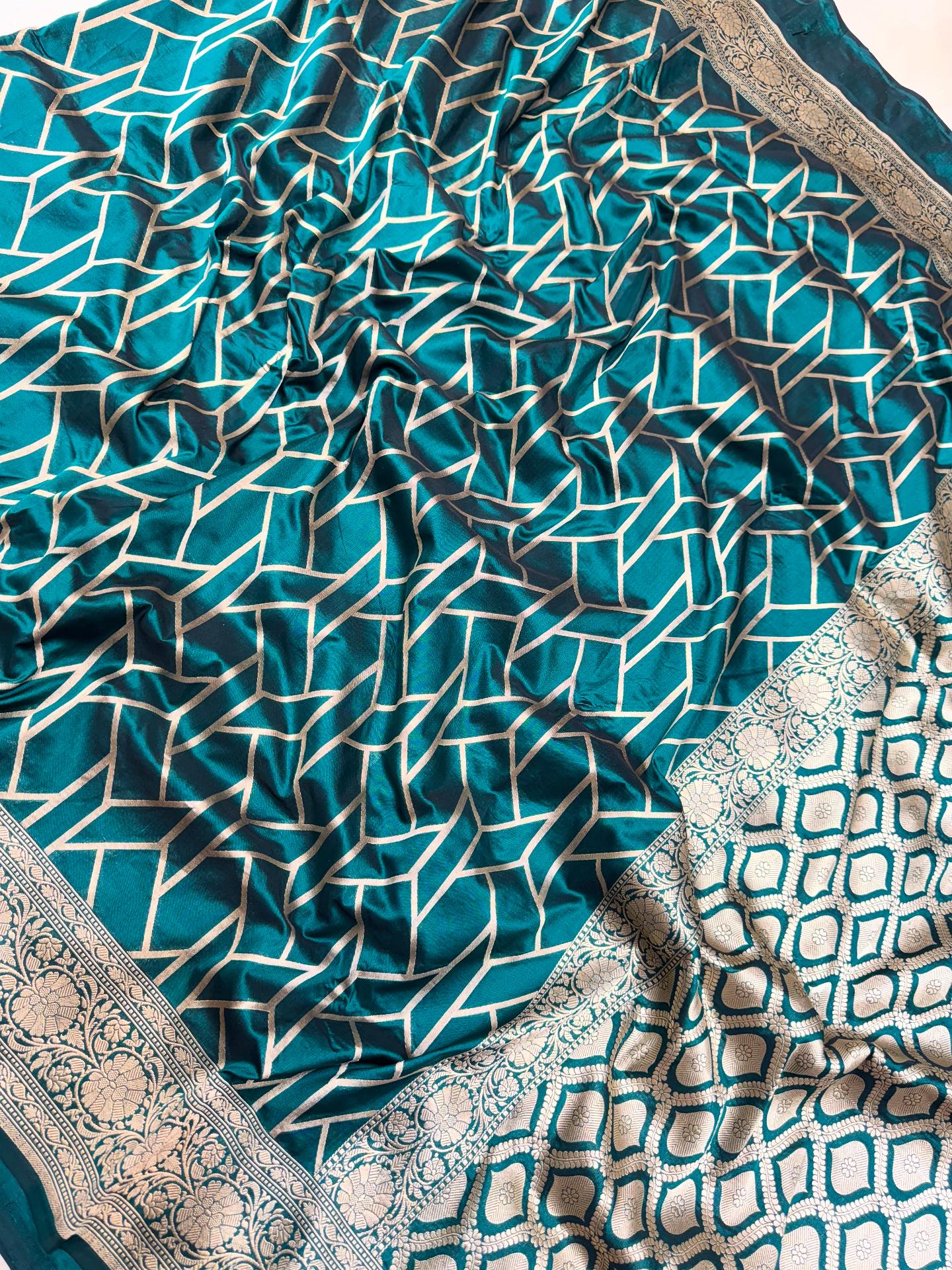 Roopam Sarees | Varanasi