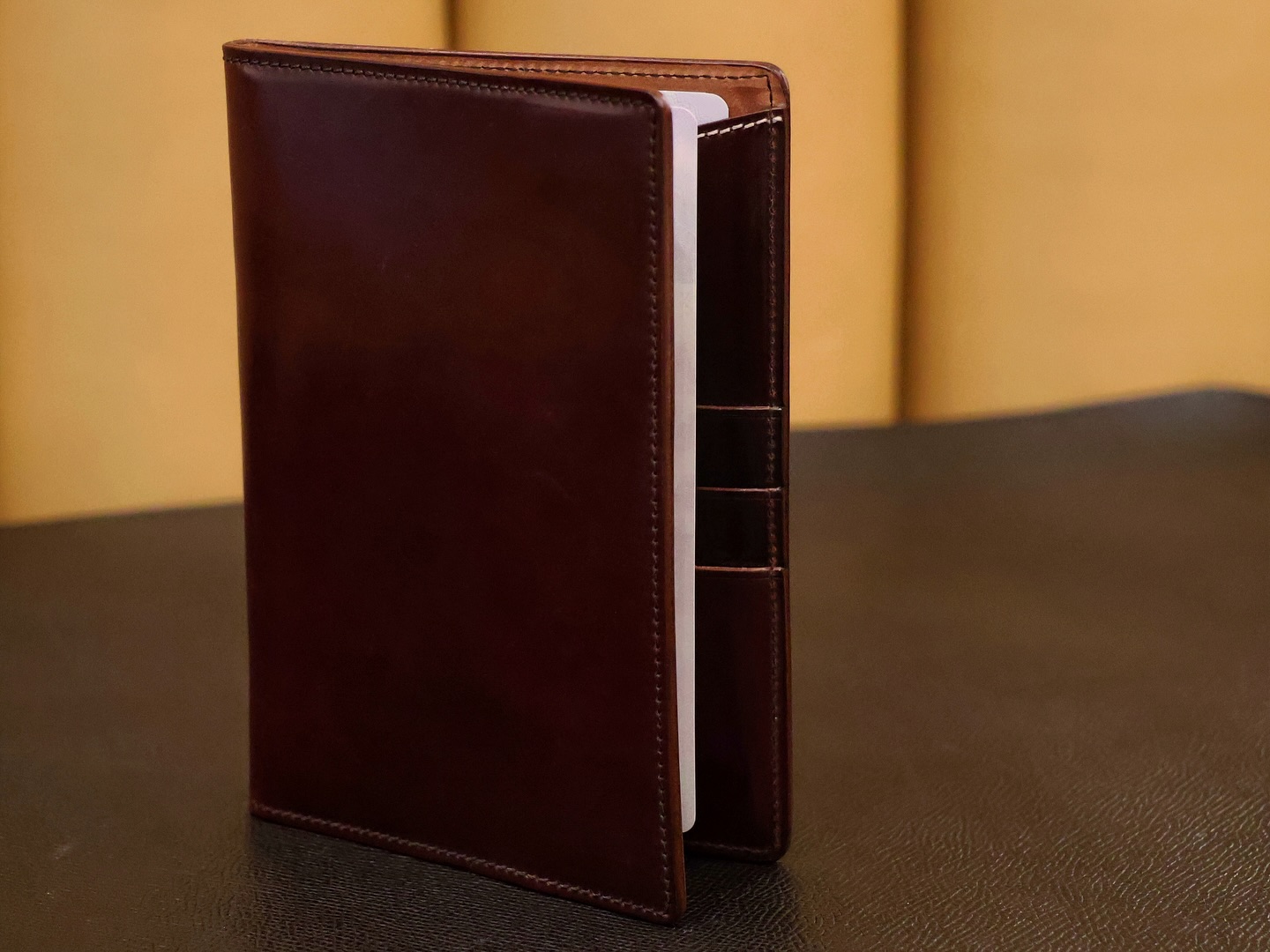 KREIS Model: KSW-007 Style: Horween Cordovan Passport Case