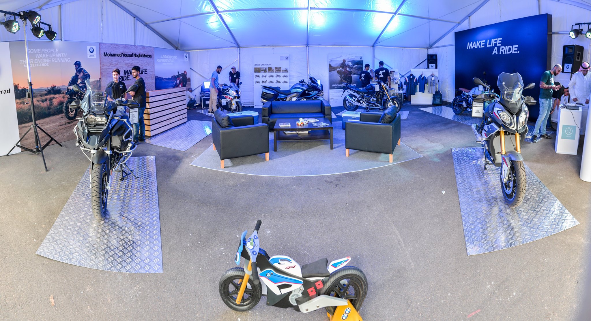 صور من مهرجان جده الاول... - BMW Motorrad Saudi Arabia