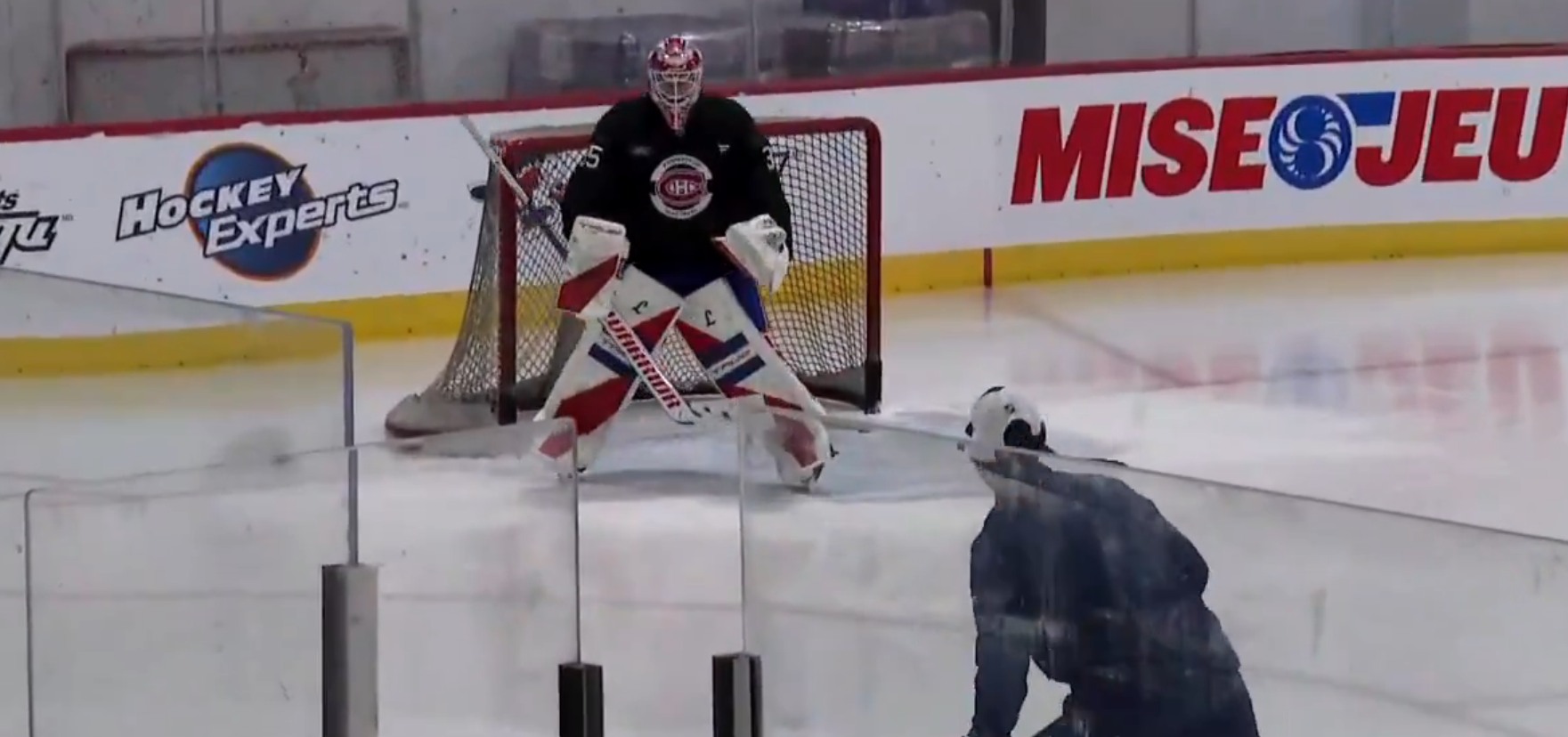 Go - Samuel Montembeault pose un gros geste en direct de Brossard et ...