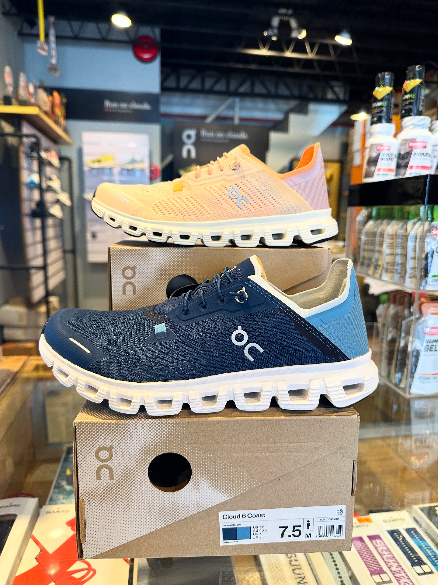 On Cloud 6 Coast; the ultimate travel shoe. Packable, breathable 