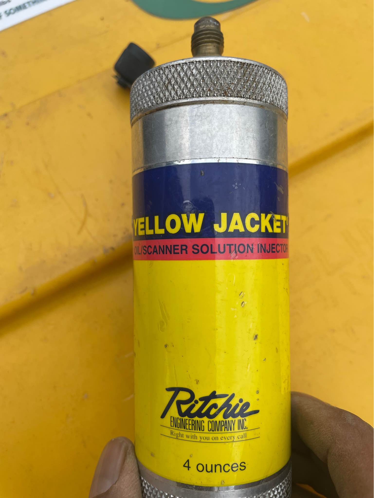 Yellow Jacket Ritchie Engineering 4oz Oil/Scanner Solution Injector ...