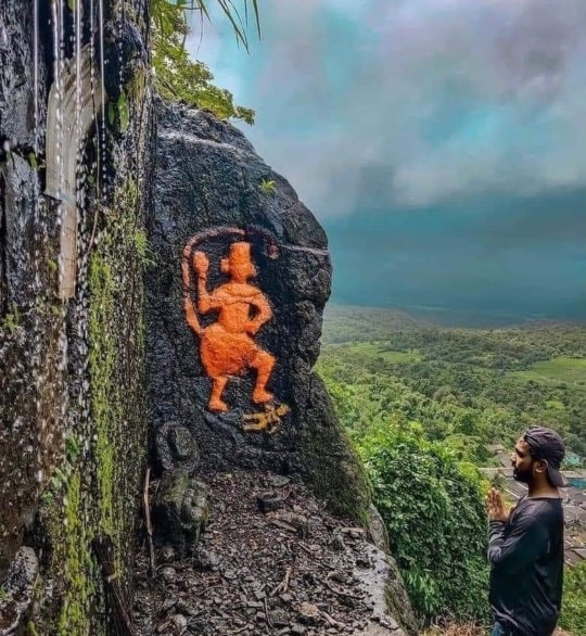 Karan's Diaries - A magnificent sculpture of Lord Hanuman...