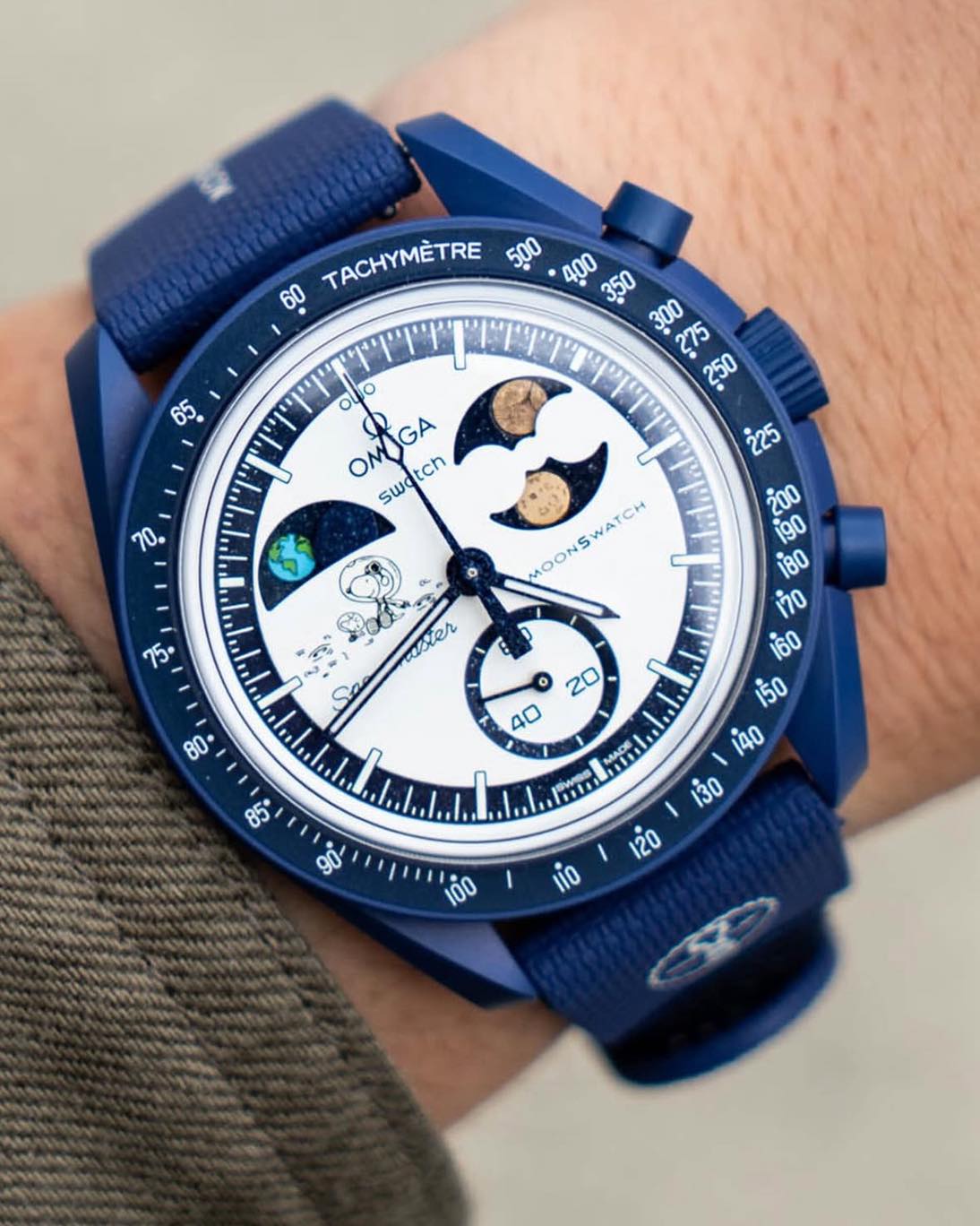 Omega x Swatch Mission to Earthphase Moonshine Gold' Sturgeon Moon