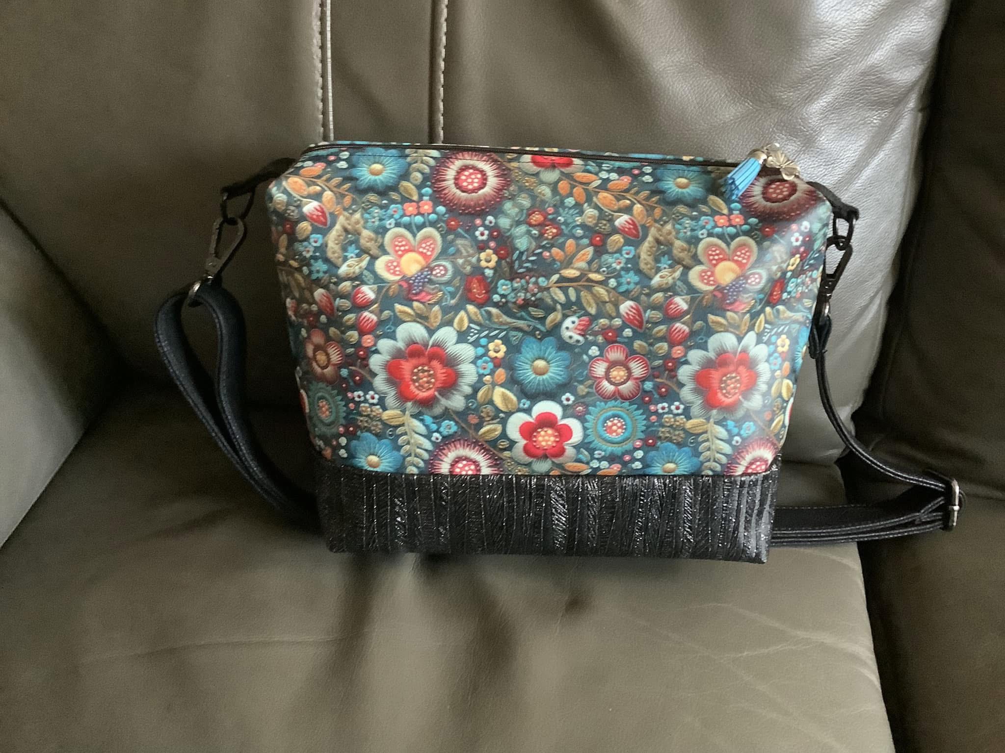 Sac Bandoulière Sakura En Velours Turquoise à Motifs Floraux - Cousu Main - NICOBEN