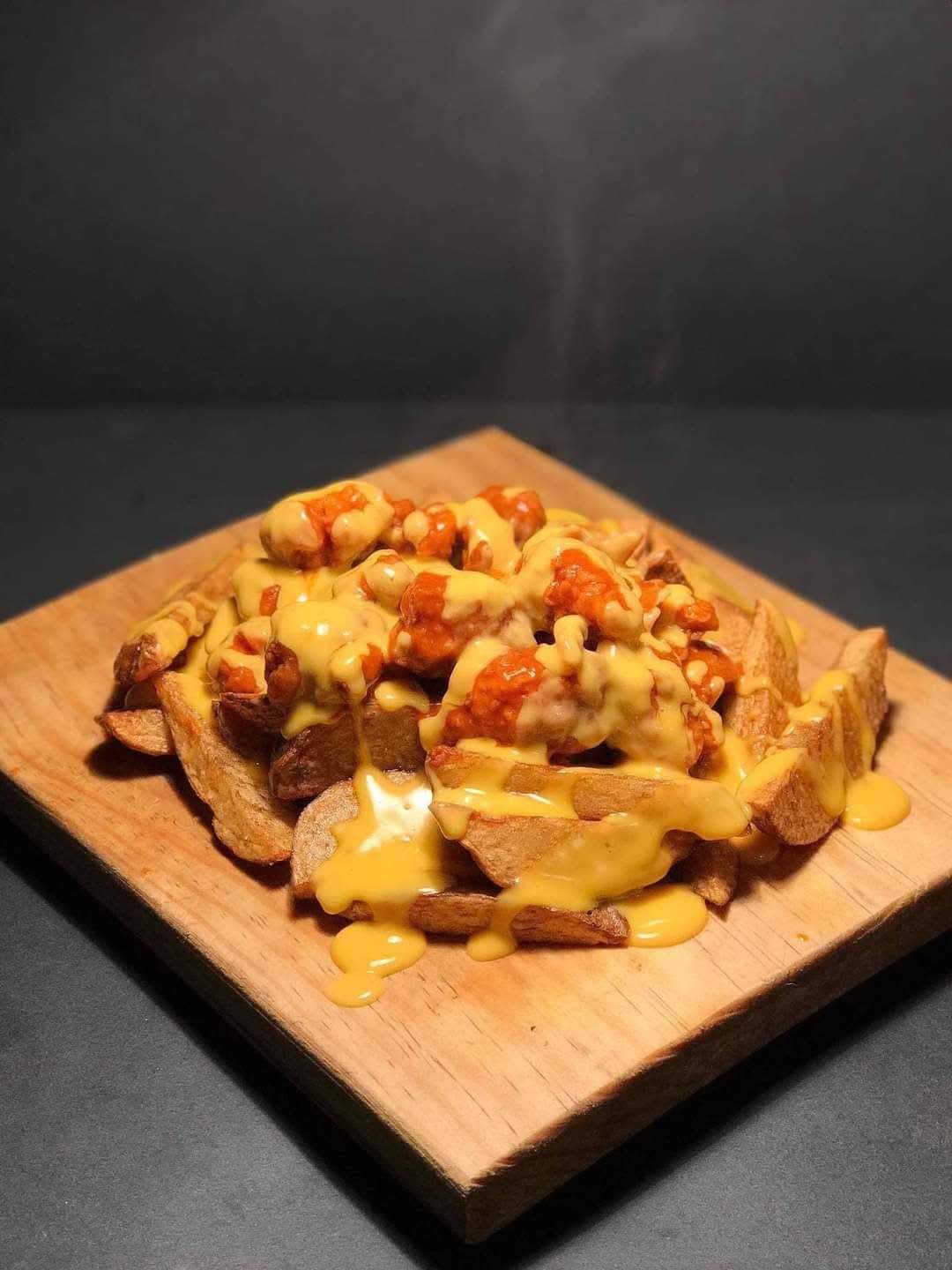 Botanas - 2 Hamburguesas de carne y papas x 150$ 18 boneless mas orden ...