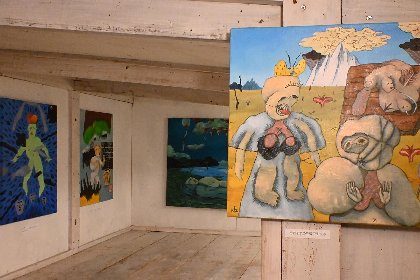 gallery - 今年から大阪メトロ中津駅のサイネージ広告に展覧会の告知で 