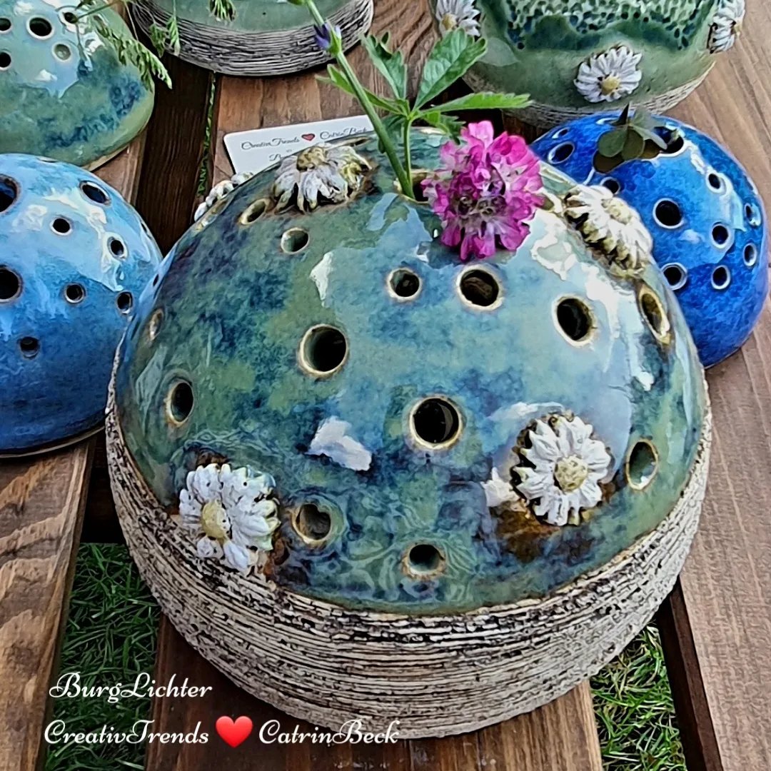 Steckvase für kleine Blumen #pottery #clay #keramik #ceramic #vase #clayart #töpfern #handmadekeramik #creative #glaze #glasur #cinder #brand #tischdeko #tischdekoration #keramikkunst #garten #gartenliebe #blumenvase #blumen #steckvase