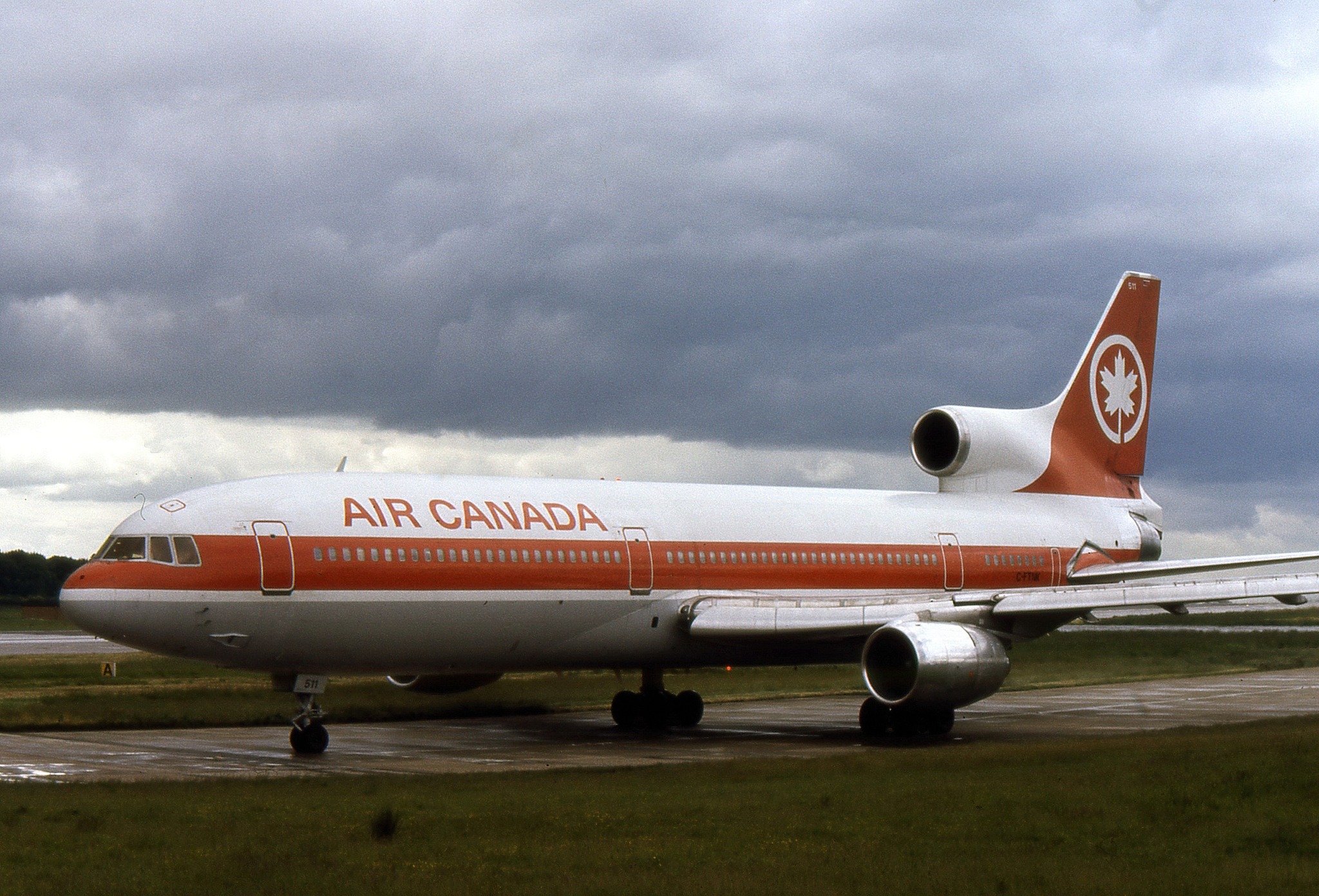 Air Canada Tristar 500 at Heathrow in 1991