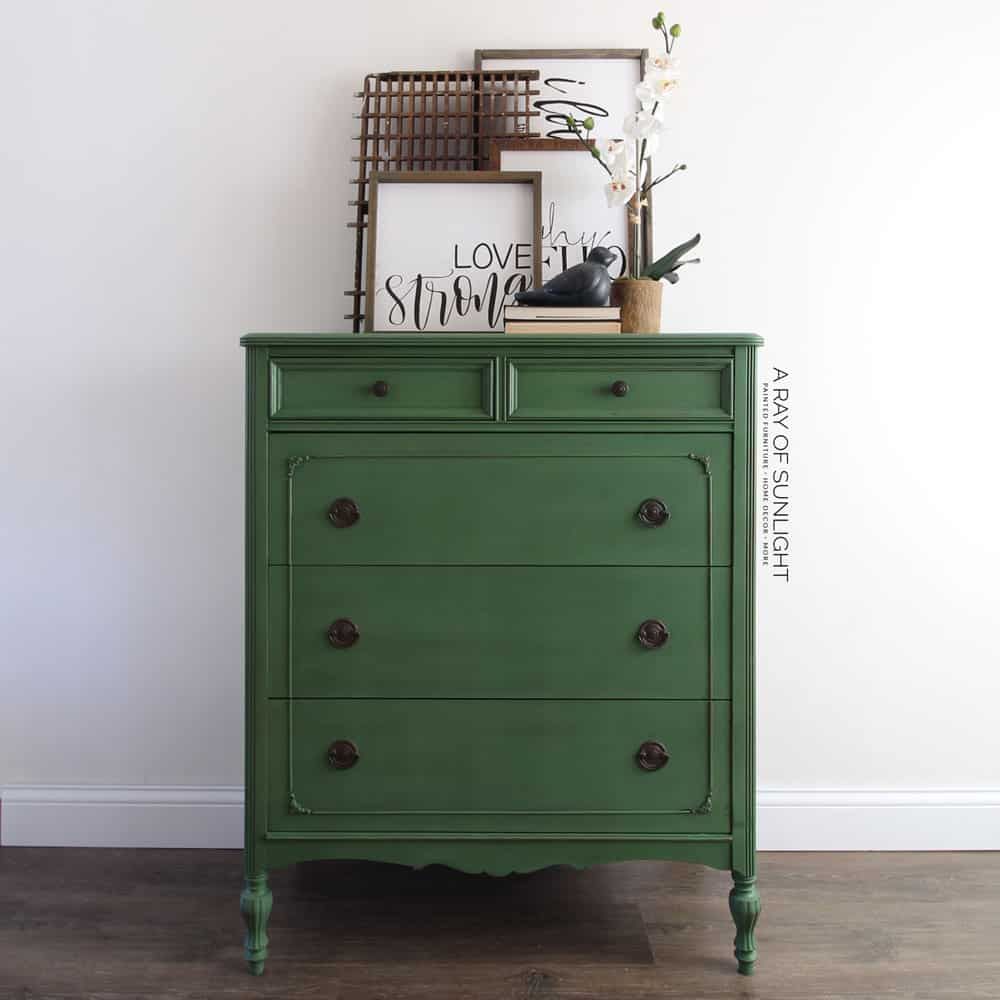 green painted dresser ideas Do you love this shade of on this dresser? 🤔 Flounce Sleeve