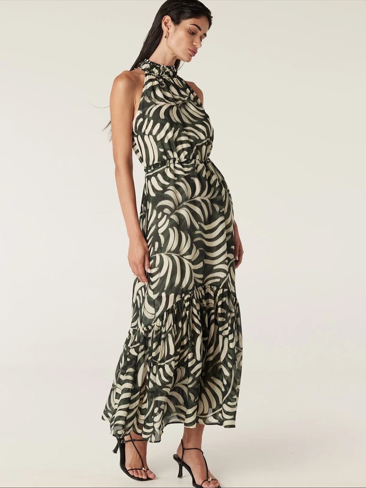 New season collection from @cablemelbourne has landed 🌿 The Eden halter neck dress has the most beautiful flow to it, perfect for a wedding or during the festive season ✨