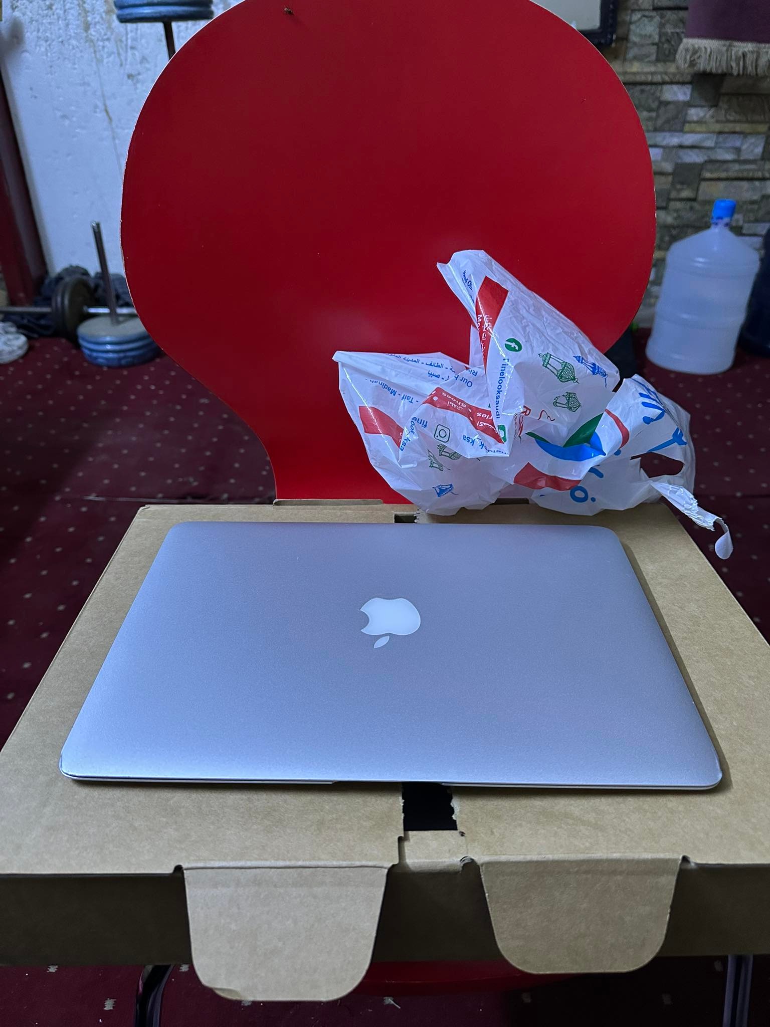 I am Selling My Mac Book Pro Laptop- Laptops have some scratches