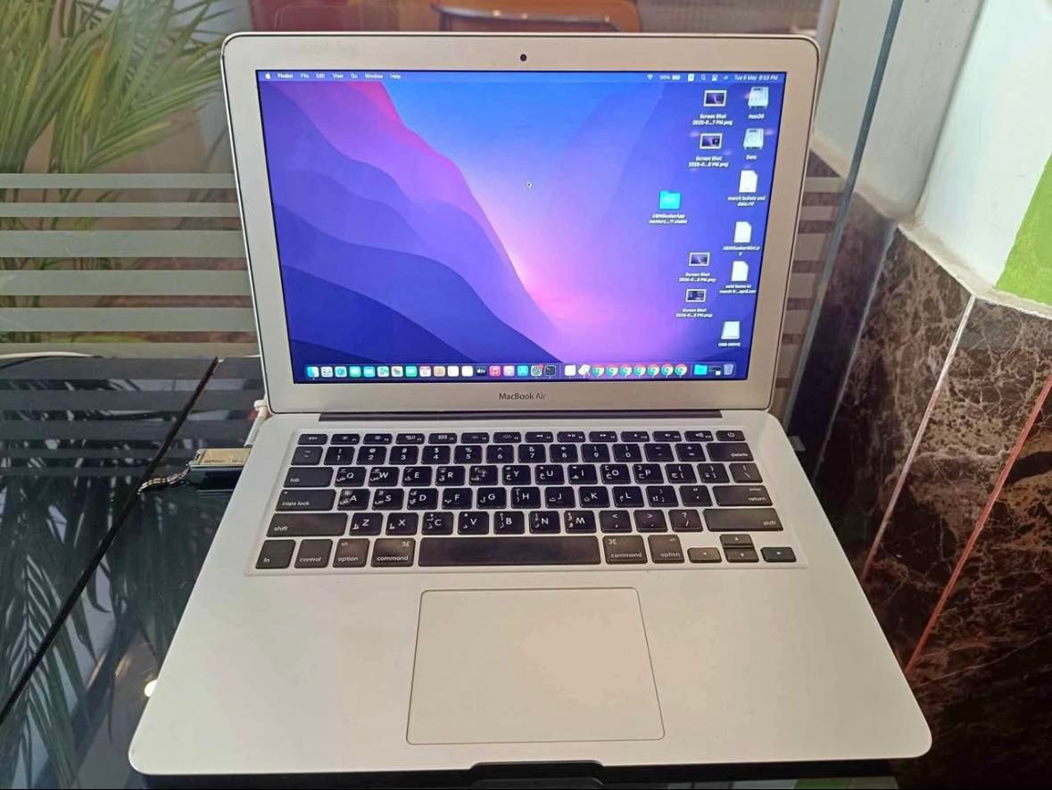 I am Selling My Mac Book Pro Laptop- Laptops have some scratches