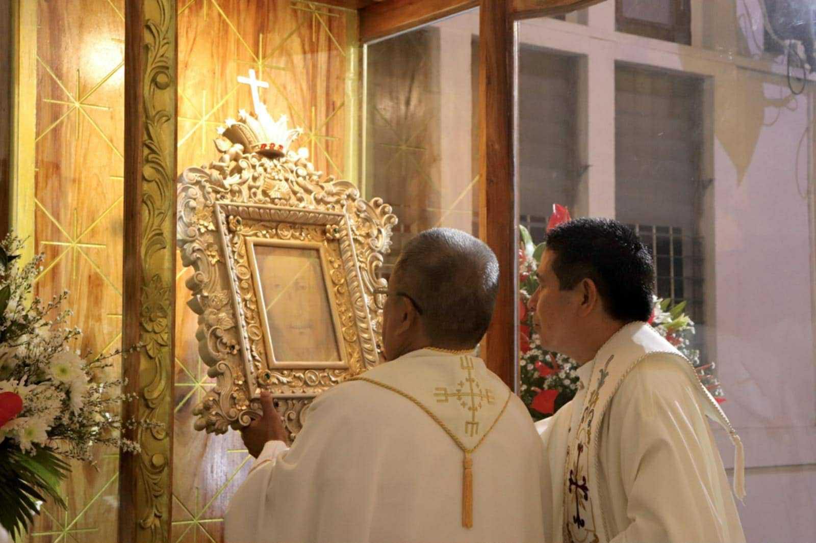 News5 - HOLY VEIL OF MANOPPELLO Binisita at dinala ang relic ng Holy ...