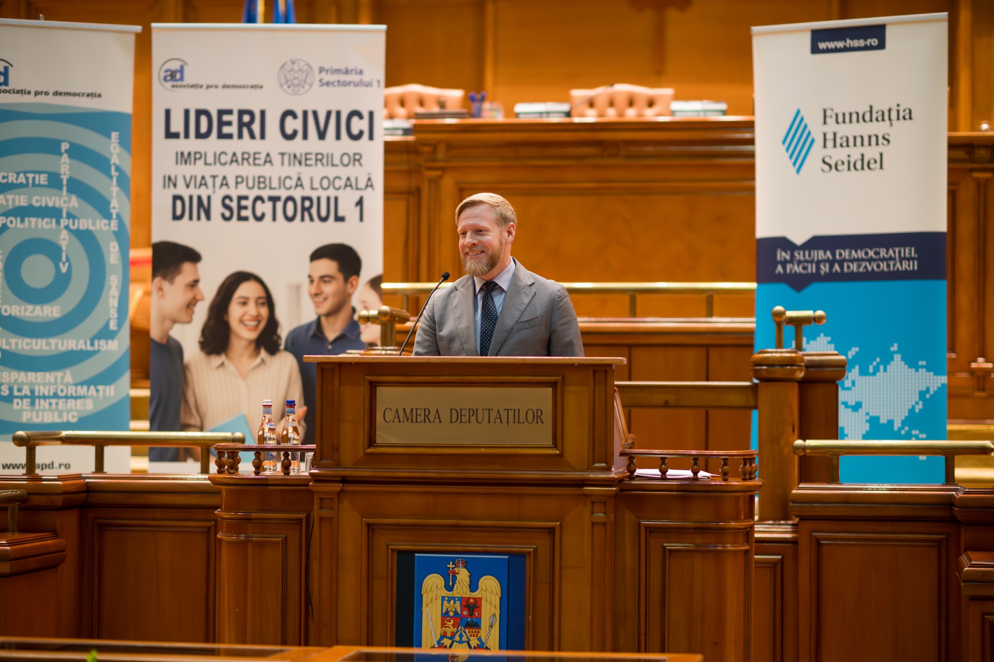 V... - Vocea Tinerilor Parlamentari - Asociatia Pro Democratia