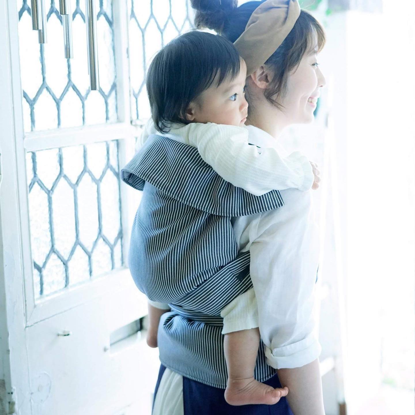 gran - 子育ては おんぶが正解。 赤ちゃんとおんなじ目線で生活できる 