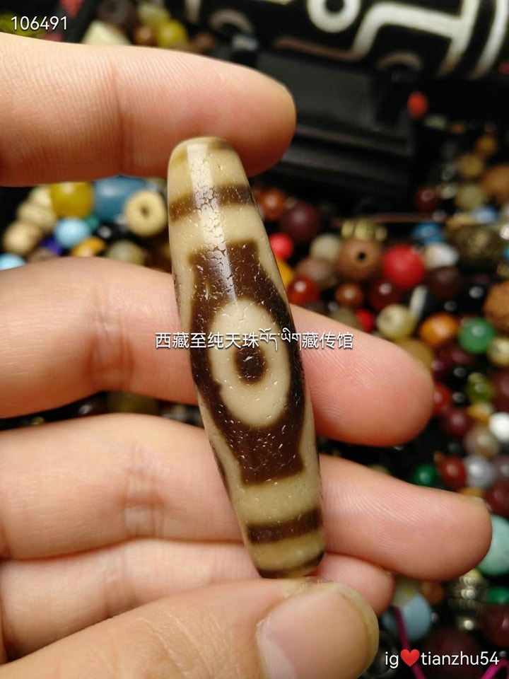 收藏级🙏老料至纯级金刚杵二眼天珠纹理老气粗犷，有一处大药坑尺寸55mm