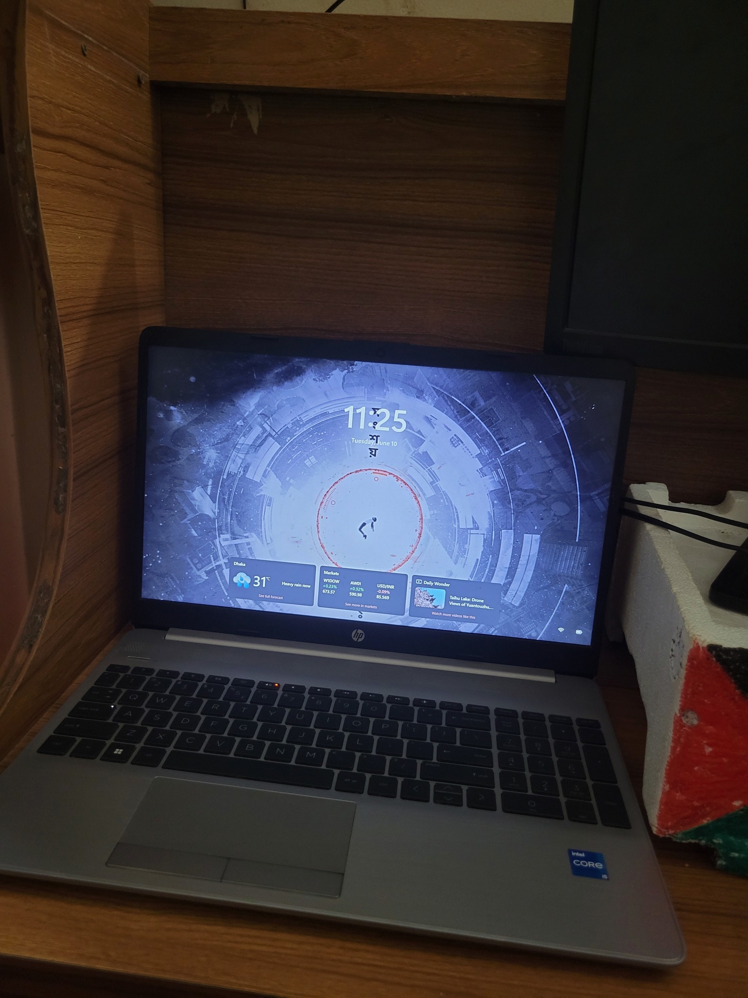 Nec versapro 10th gen Core i5 8gb ram 128ssd 12.1 inches. Hd display