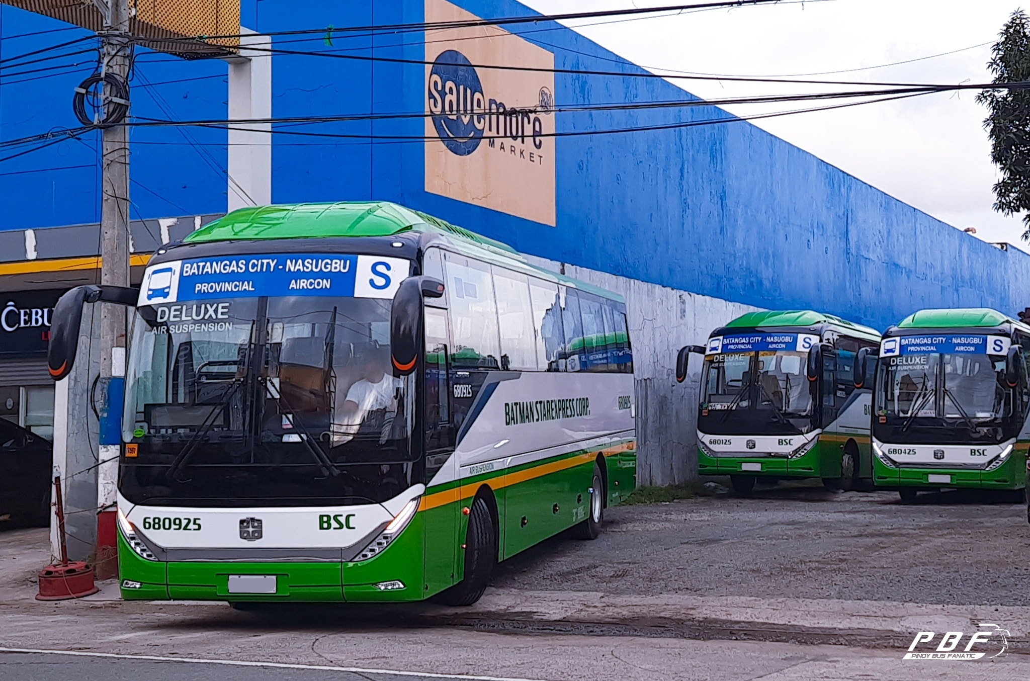 Pinoy - H11 waiting for their trip going to Batangas City BatMan ...