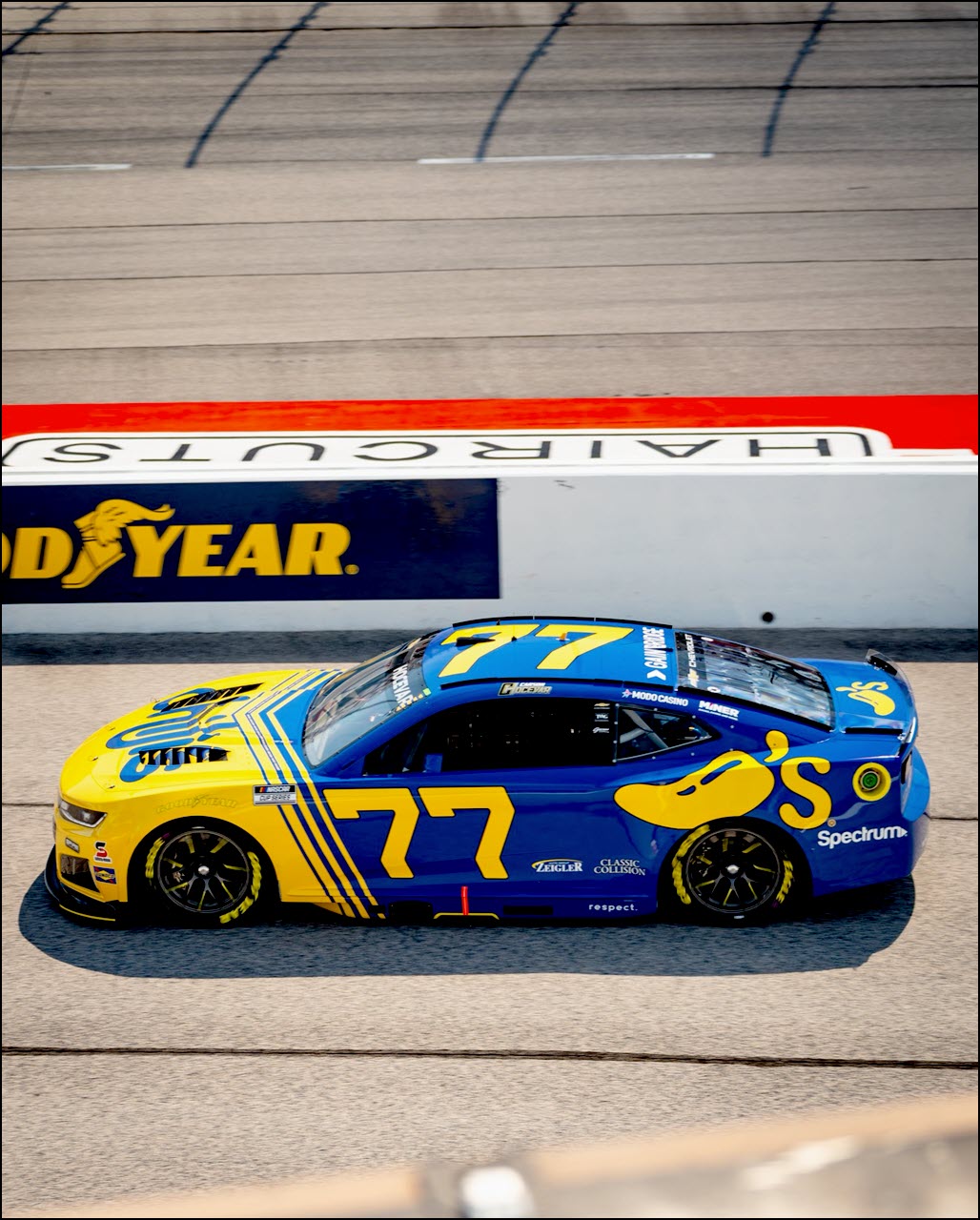 Nascar driver honors idol with 1981 throwback car