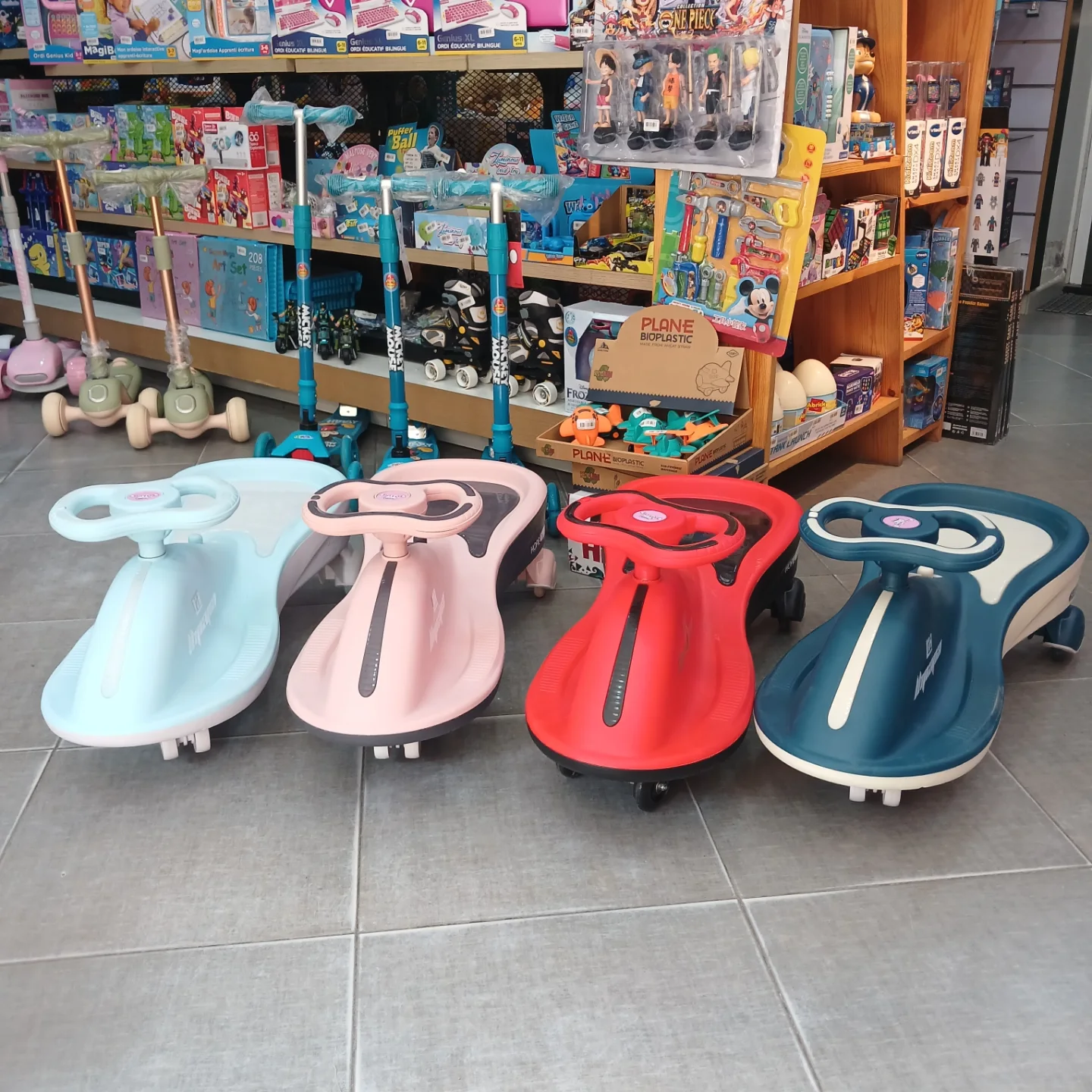 Janod - Table d'Activités en Bois Thème Ferme - 8 Activités pour Enfants - Hauteur Plateau 32cm - Jouet d'Éveil - Développement Motricité Fine - Table en Bois FSC - Dès 12 Mois, J03321