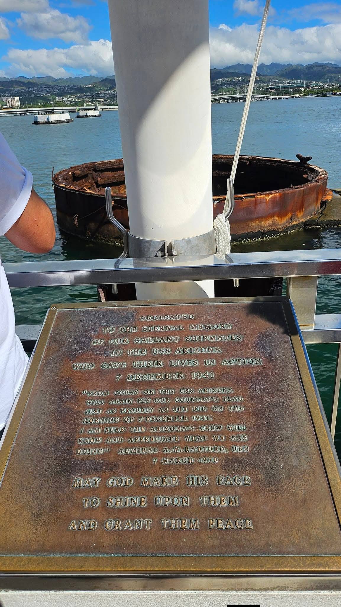 Preserving memories and inspiring peace 🇺🇸. The USS Arizona