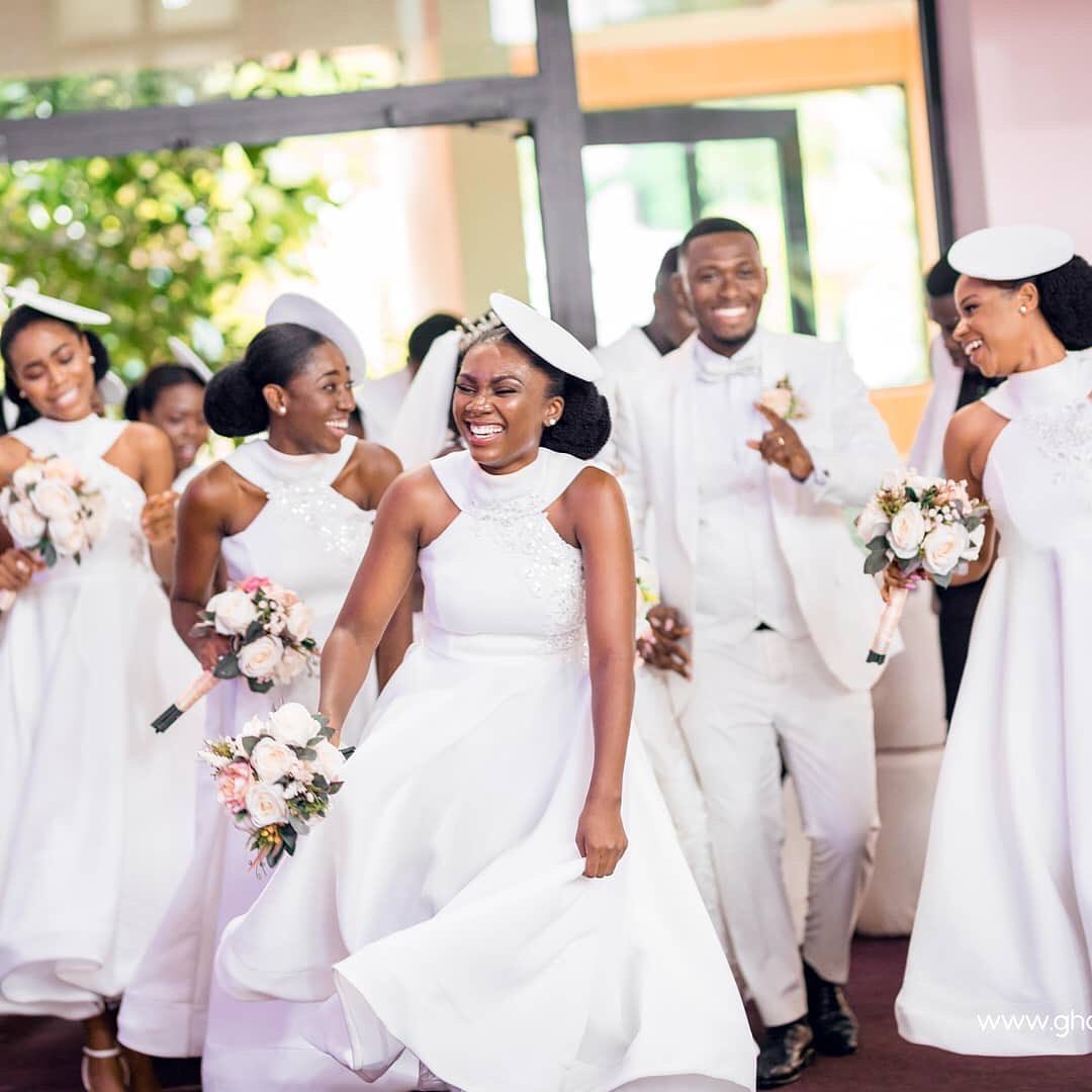 Short and Sassy✨✨ How gorgeous are these bridesmaids dresses? Dresses: @kodj_koutre