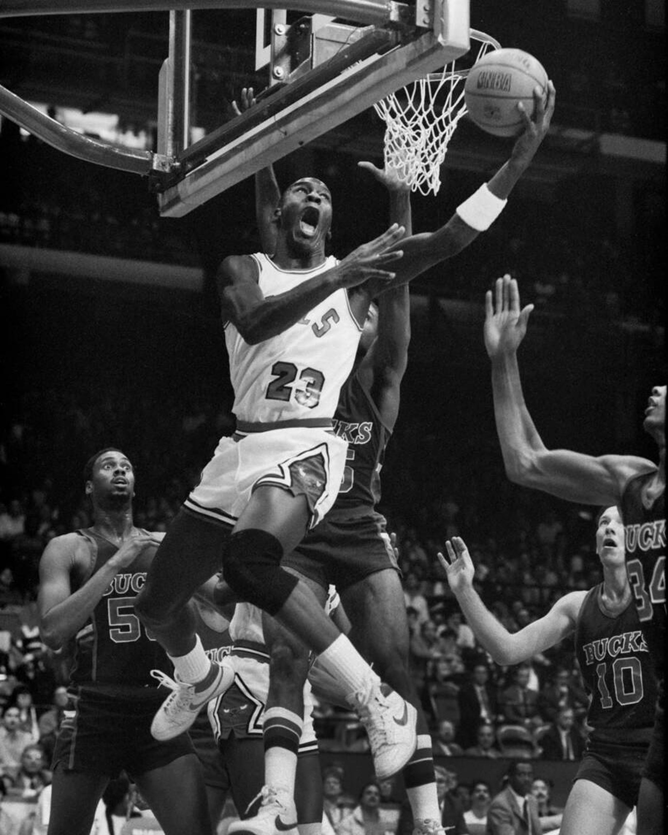 1990: NBA