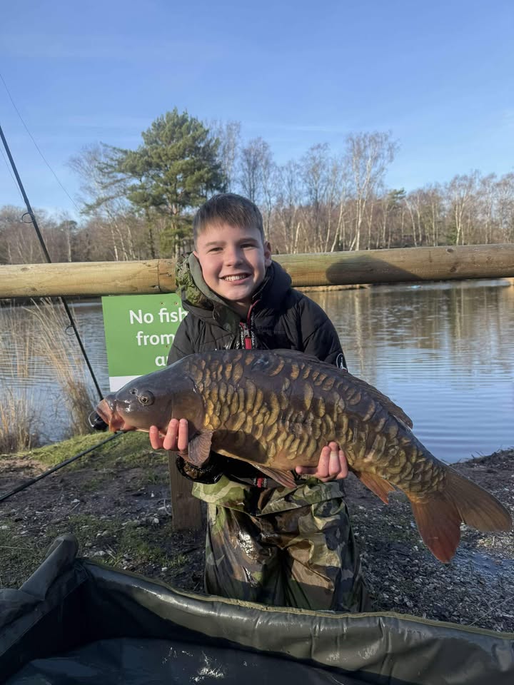 Warmwell - 🎣 Lucas with an 18.7lb big scaly mirror from peg 15 ...