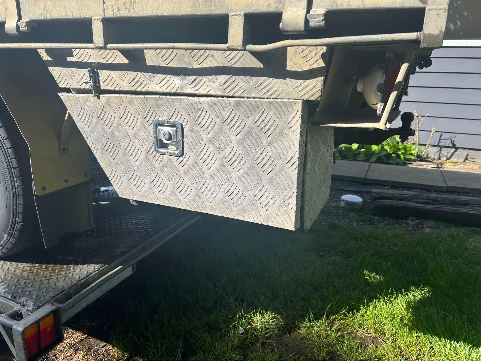Holden rodeo RA tray, side compartments, rack and front nudge bar - Car ...