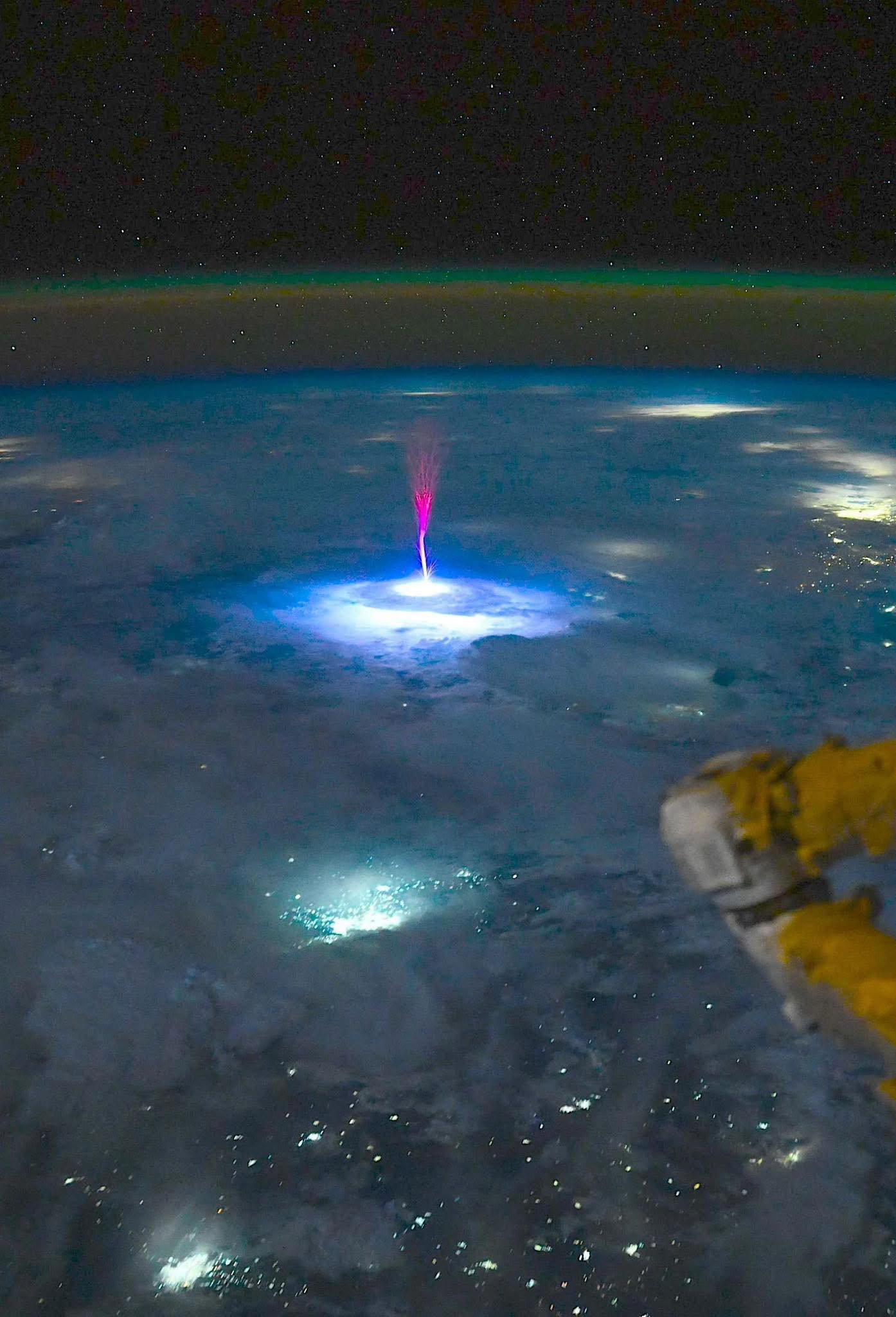 Kaitlin - MOTHER NATURES FIREWORKS! NASA astronaut Nichole Rhea Ayers ...