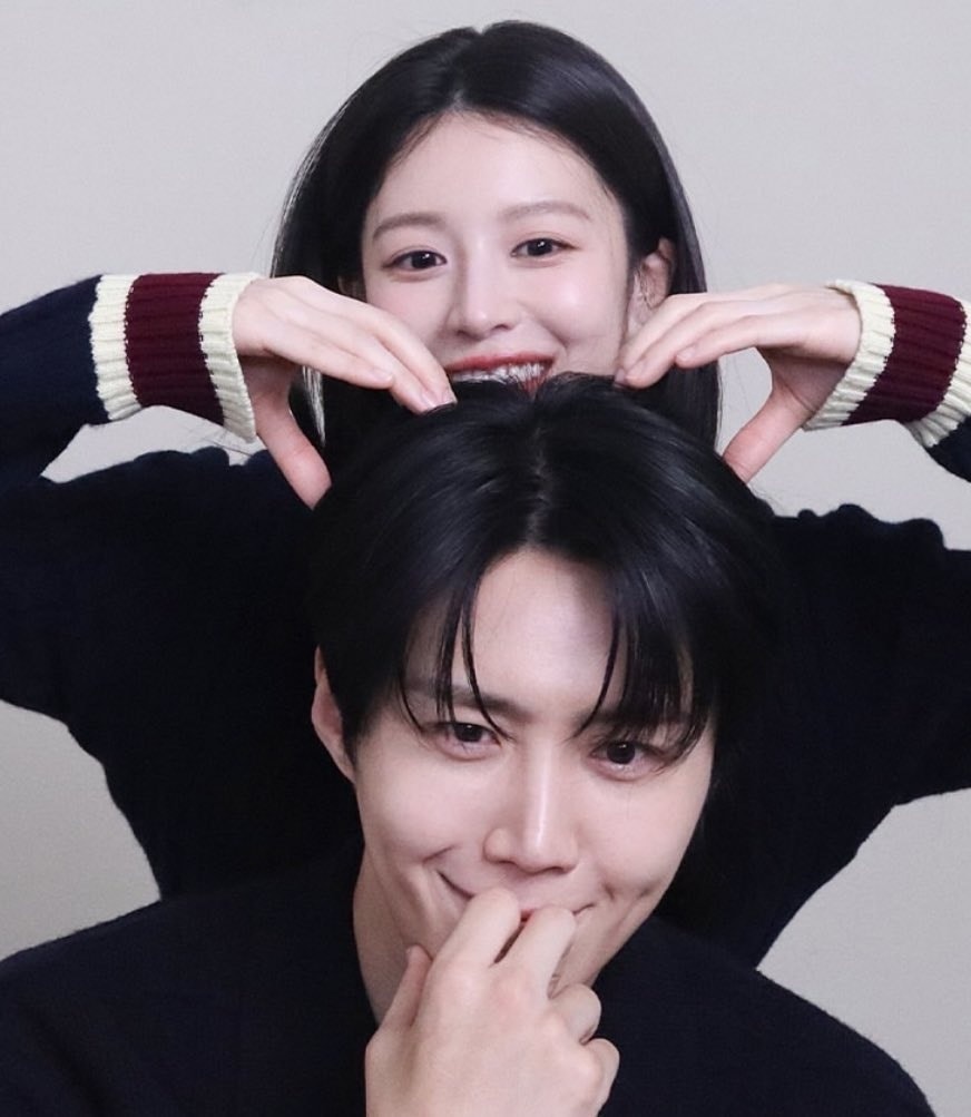 Noona - “You seem extremely close and comfortable with actor Kim Seon ...