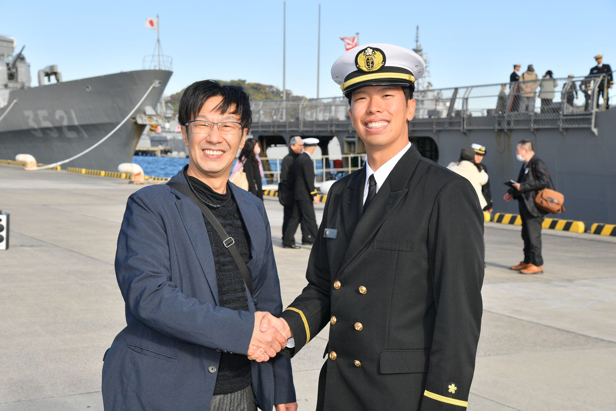 11月12日、練習艦 #かしま #しまかぜ が、半年にわたる #遠洋練習航海