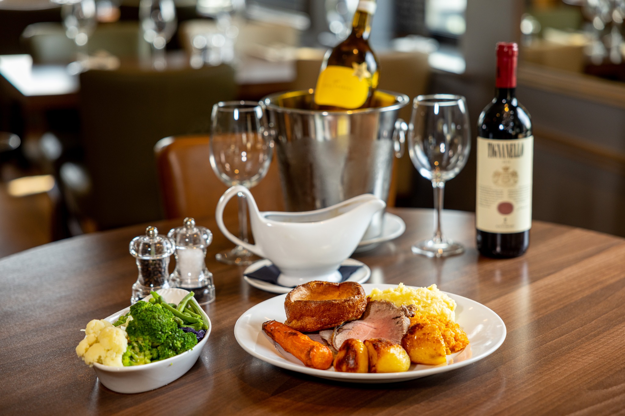 The Lakes - THE SUNDAY RITUAL || 🥩 Slow-roasted, full of flavour and ...