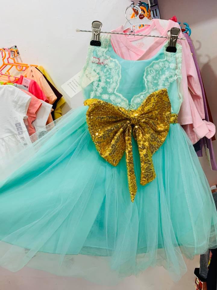 open lace back dress Amazon.com: KAGAYD Girls Party Dress Dress for Teen Girls Flowers Little  Girl Tulle Lace Wedding Party Dress for Kids (Pink, 2-3 Years) : Sports &  Outdoors