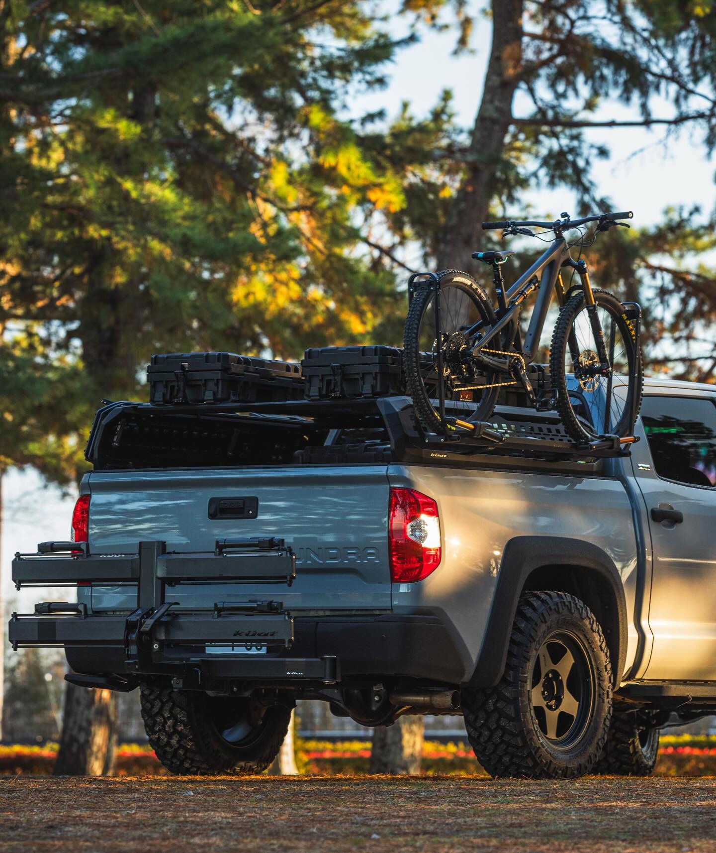 SUNWORKSオリジナル MATE X キャリアの発売です . ヒッチメンバーに 