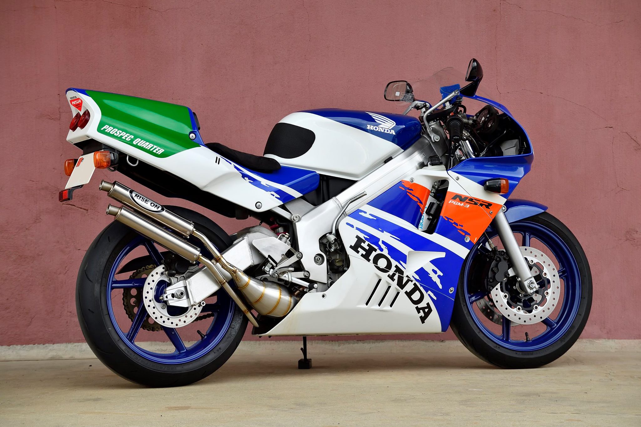 RISE ON ライズオン　チタンサイレンサNSR250、TZR250、R1-Z 限定右2本出しチャンバー・ほぼ完成！】 こんにちは、編集担当・松田