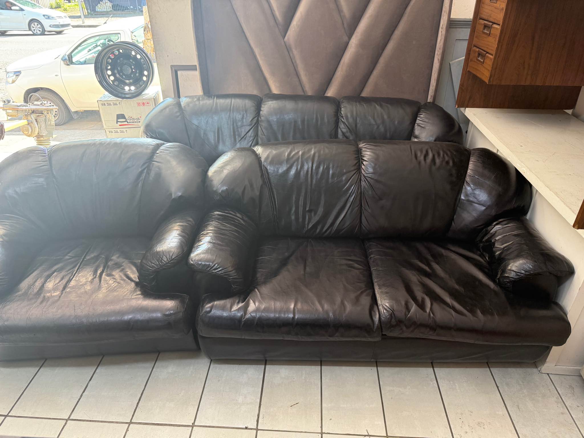 Genuine leather 6 seater couches - Sofas, Loveseats & Sectionals