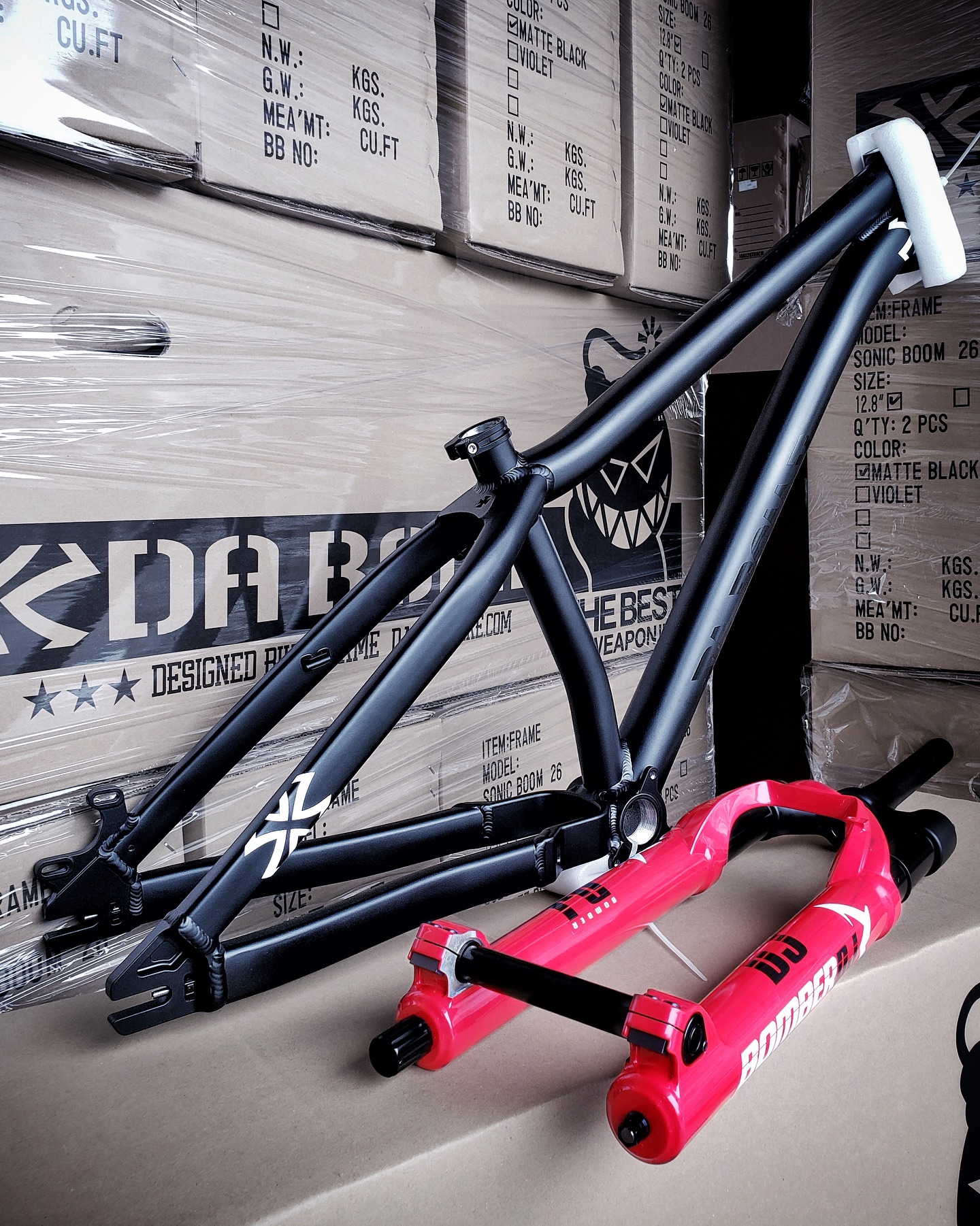 Looking for a new Dirt Jump Bike with All Black? 【Frame】SONIC 