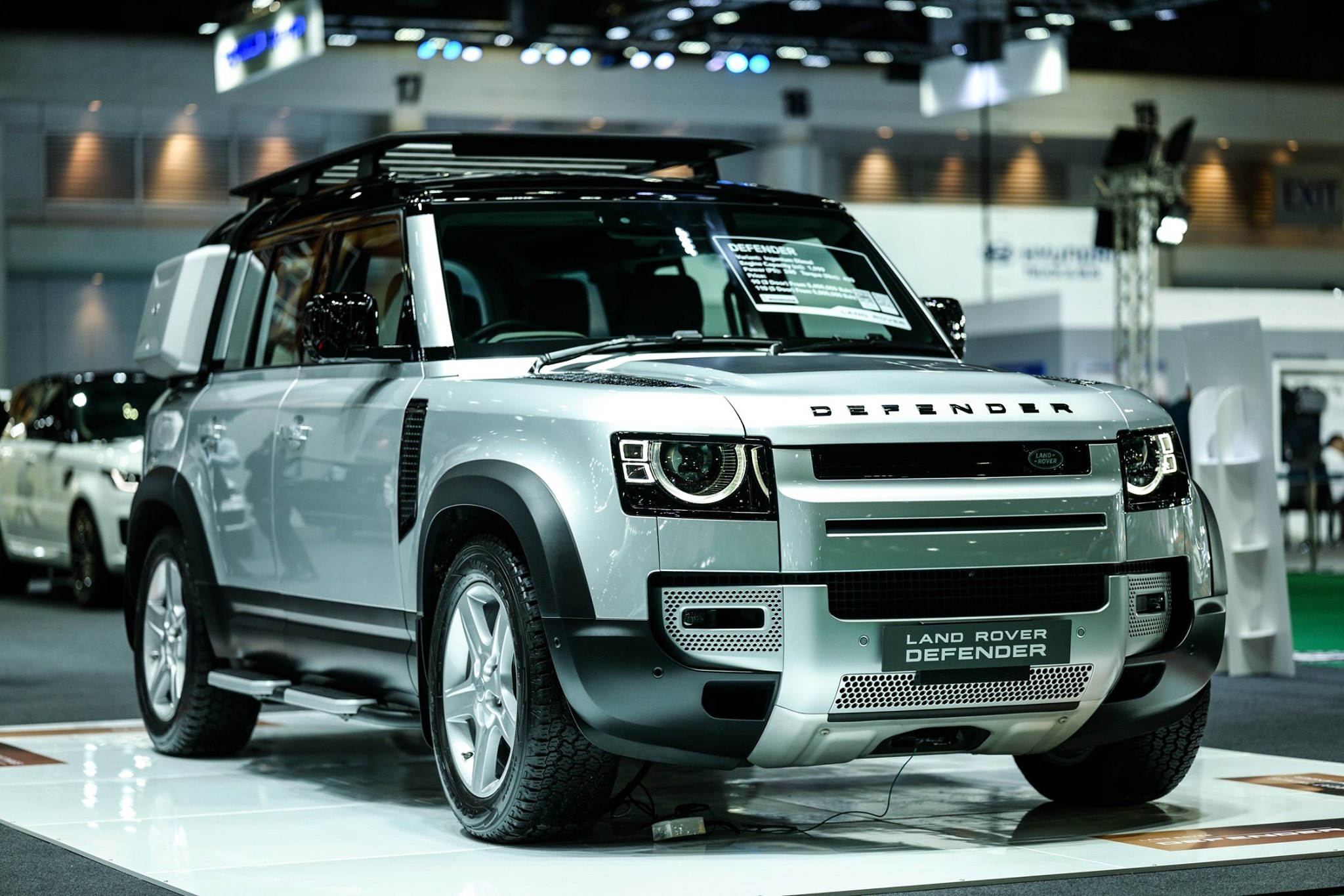 Land - The New Land Rover Defender ⚫ โครงร่างที่เป็นเอกลักษณ์ กับดีไซน์ ...