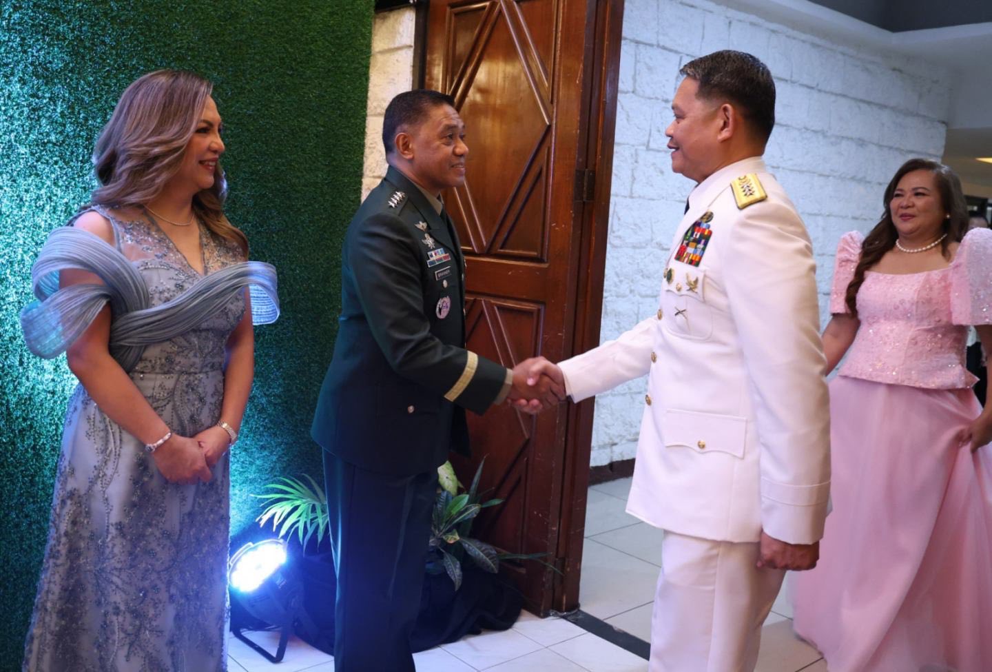 Armed - LtGen Cerilo C Balaoro PA, Commander of the Southern Luzon ...