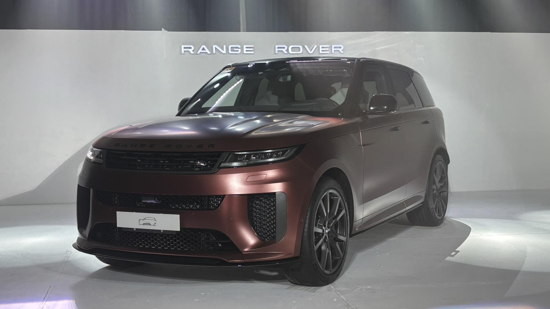 Mobility - LOOK: The fastest Range Rover ever is here! Meet the all-new ...