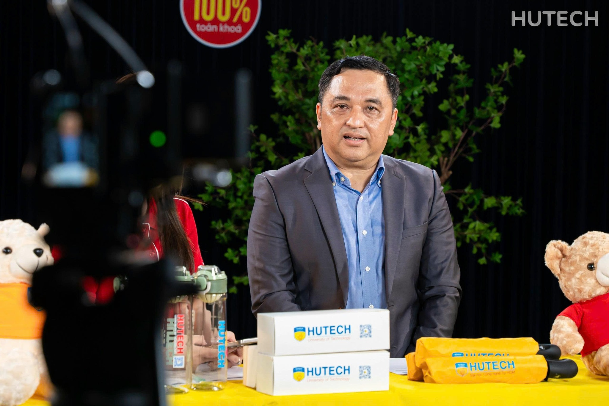 HUTECH - Đại học Công... - HUTECH - Đại học Công nghệ Tp.HCM