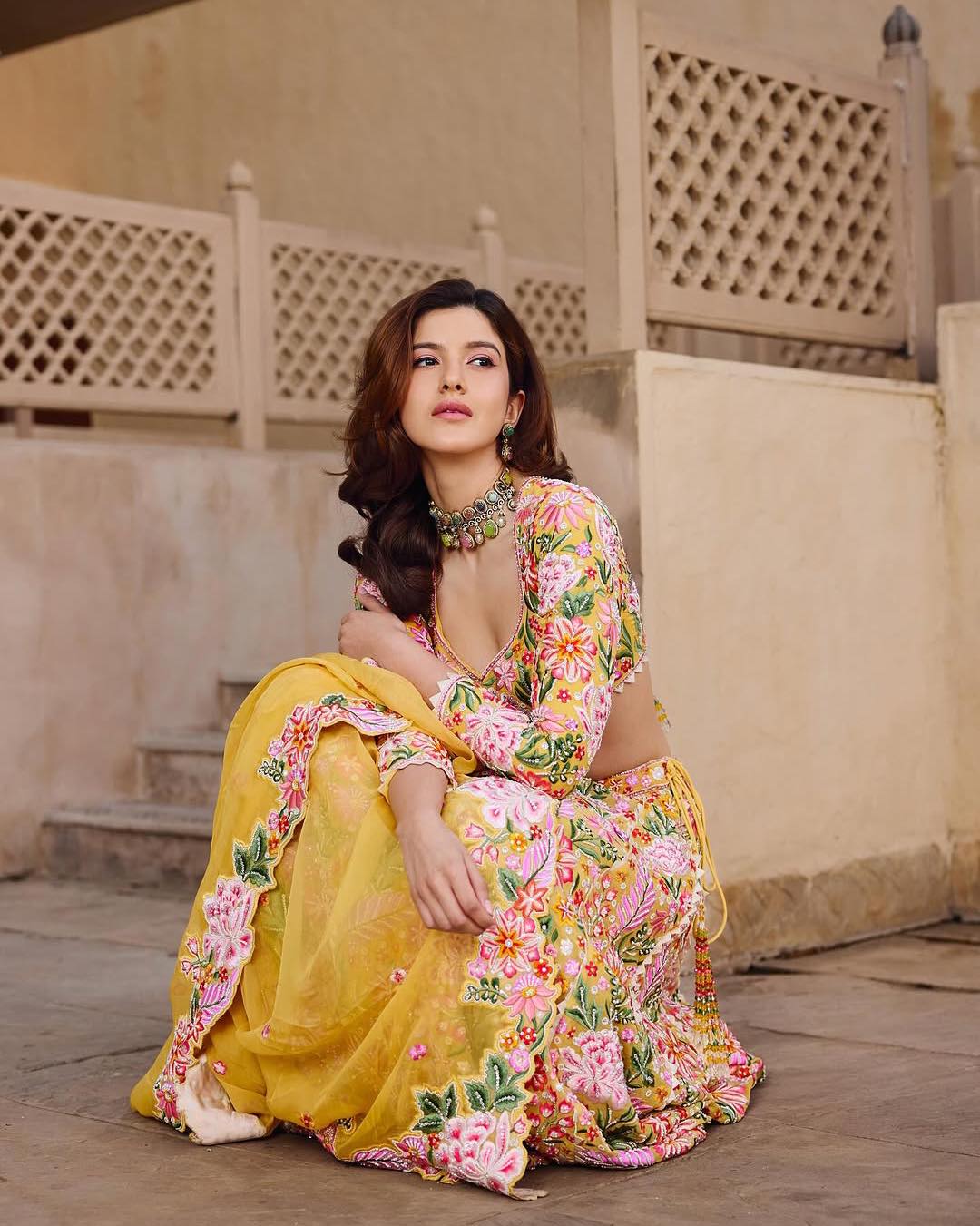 Shanaya Kapoor looks so pretty in... BollywoodLife.Com Facebook